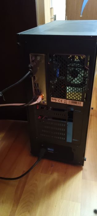 Vând calculator I7 9700