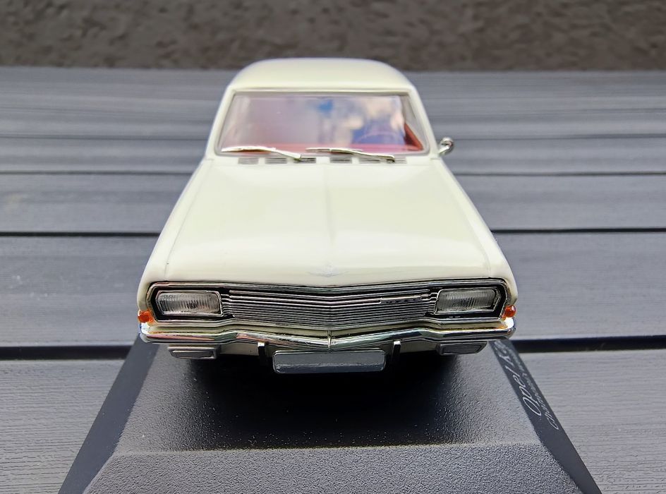 Opel Kapitan 1:43 1964
