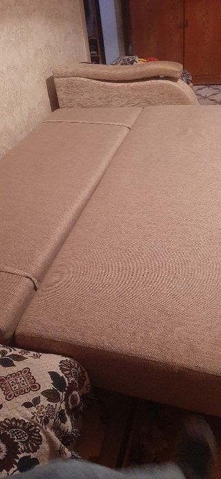 Продам диван бу раскладной с днищеми