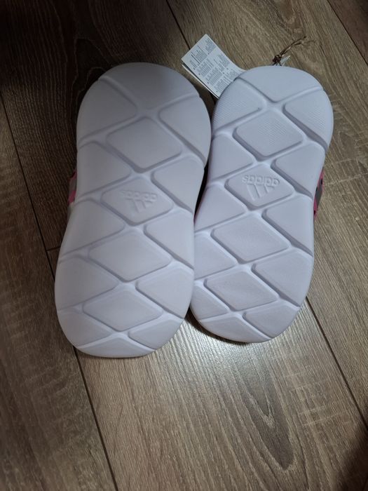 Ghete fetite adidas noi nr 26