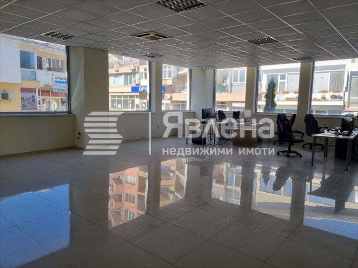 Магазин в широкия център на града