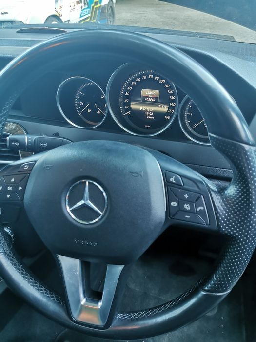 Dezmembrez Mercedes w204 c-classe  2012 facelift