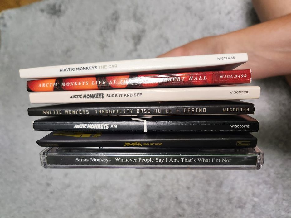 Vând CD Arctic Monkeys