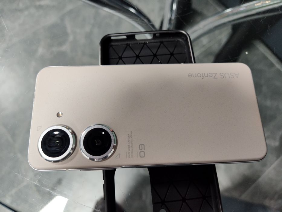 Продам Asus zenfone 9