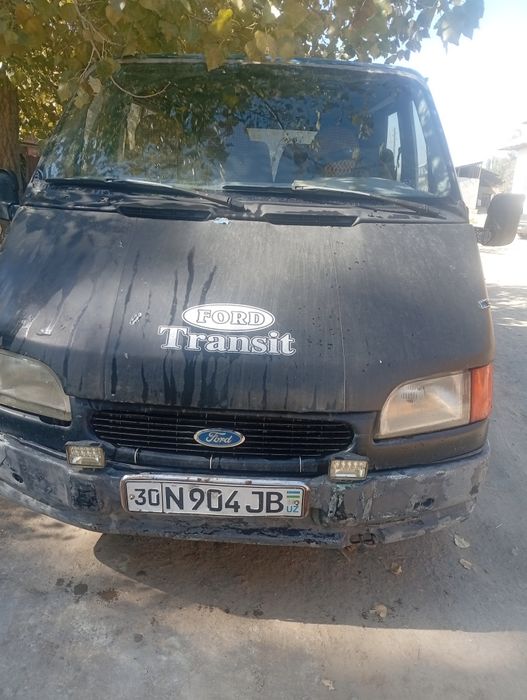 Ford tachkasi bn sotiladi mol va qoʻy tashish uchun