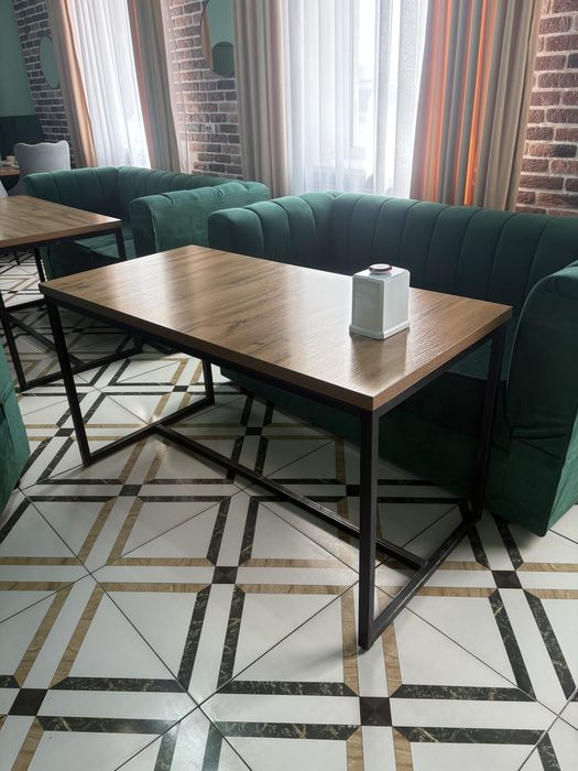 Диван , стол для ресторан кафе