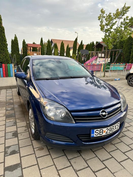 Vand Opel Astra GTC 1,9 din 2005