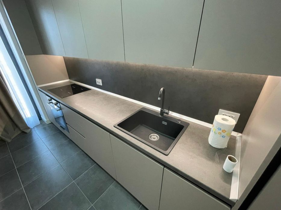 Chirie apartament cu parcare personala