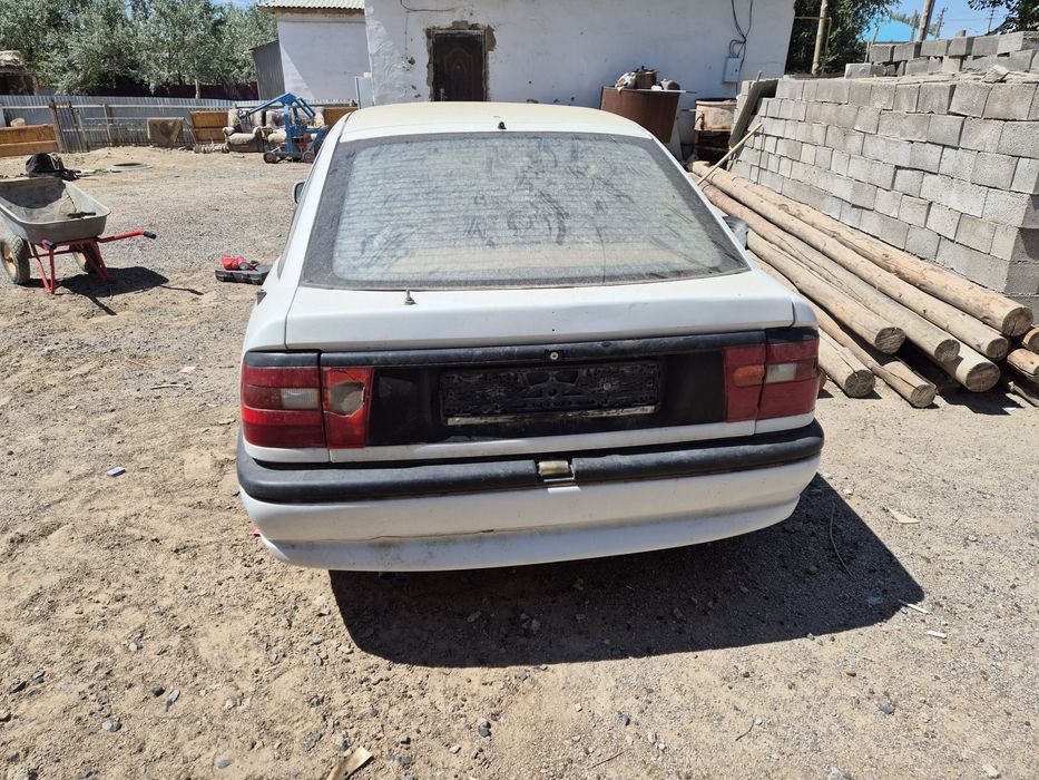 Opel Vectra A (1.8)