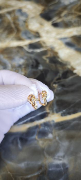 Золотые серьги с бриллиантами