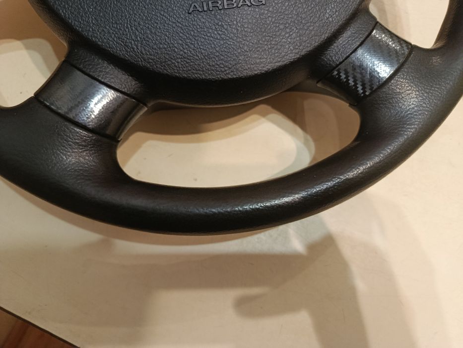 продается руль с подушкой без кнопок в хорошем состоянии