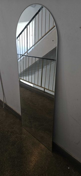 Oglindă mare tip arc – 150×60 cm, stare foarte bună