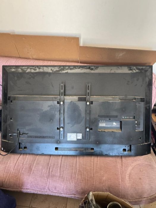 Телевизор Sony 120x70