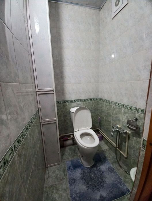 Аренда  метро беруни гулзор 2.хонали  олдида