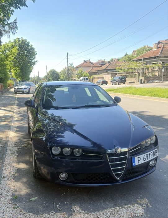 Алфа ромео 159 изключително запазен автомобил