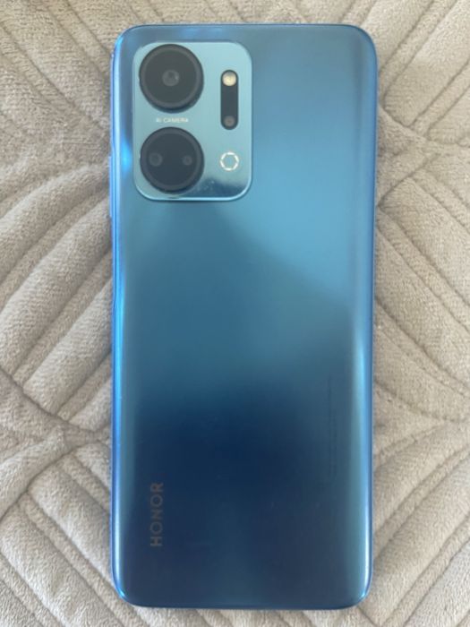 Срочно продам телефон Honor x7A