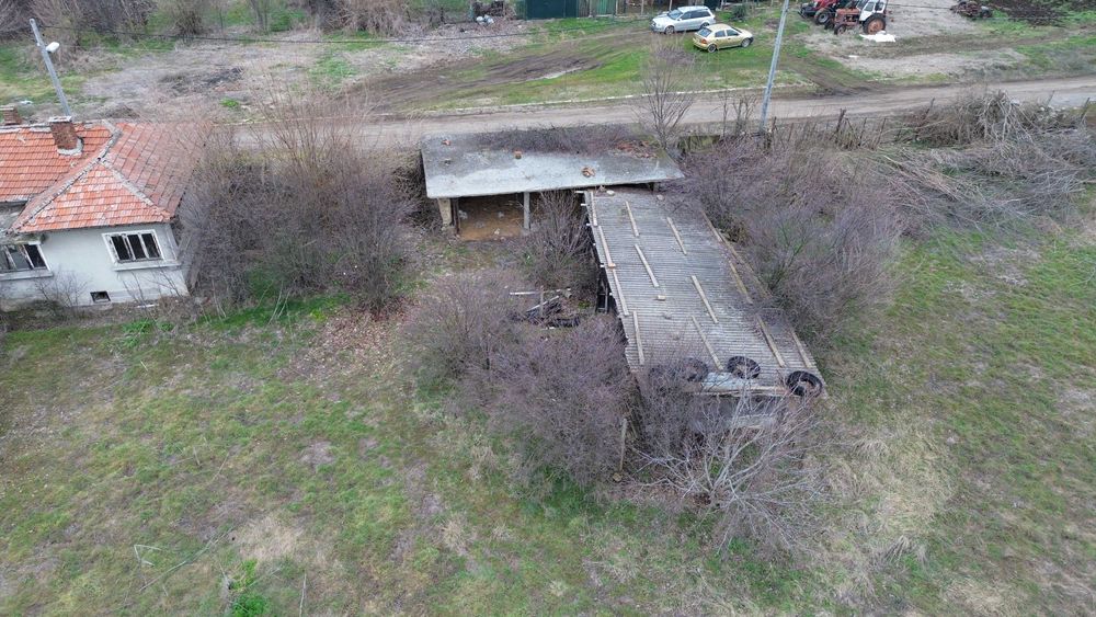 Къща с двор 8дка с. Загорци общ. Нова Загора