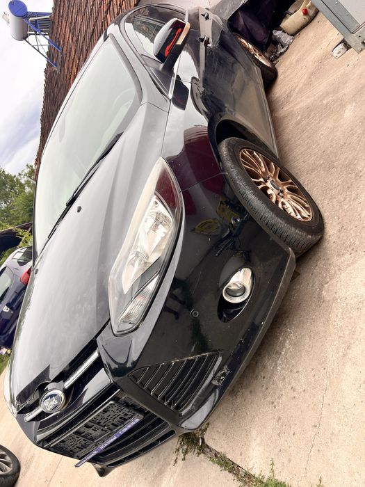 dezmembrez ford focus 1.6 benzina 2011