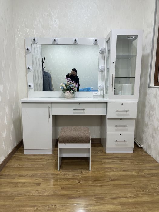 салон стол шкафи сотилади