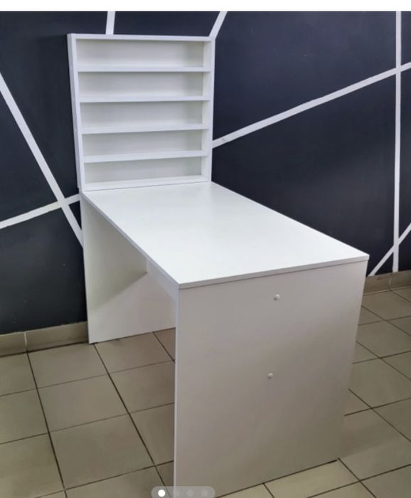 Маникюрный стул