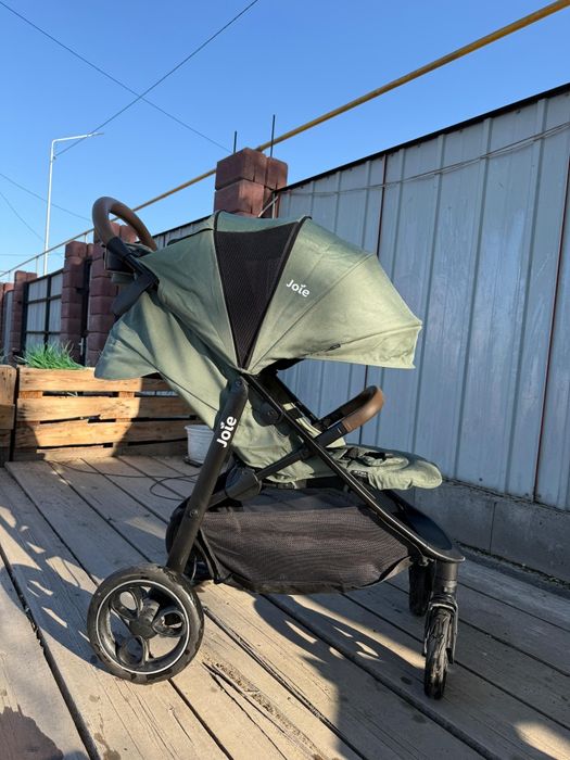 Коляска прогулочная Joie Litetrax Pro Laurel