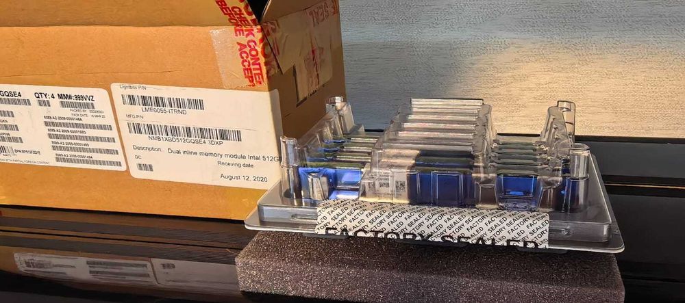 Упаковка 4 штуки Intel по 512GB Optane