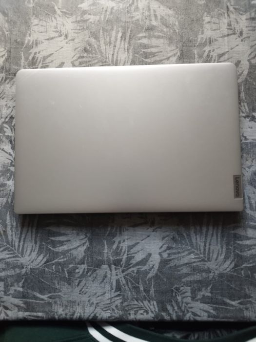 Vând leptop Lenovo