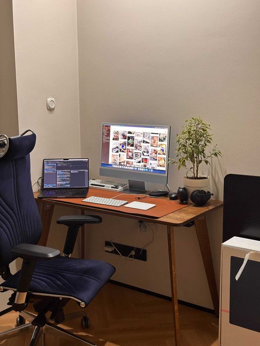 iMac 24” Blue · M1 · 8 ГБ. Новый? Почти. + Apple Magic Trackpad