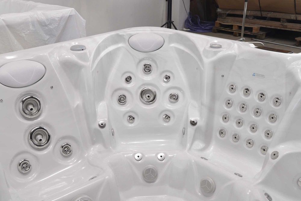 Jacuzzi exterior 6 persoane Visoli cu Ozone  Nou!
