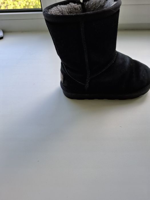 Уги детские продам. Размер 29.