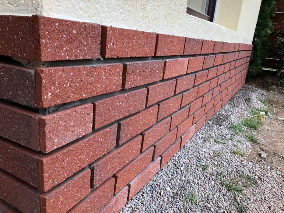 Caramida aparenta (șamotă feliata roșie)