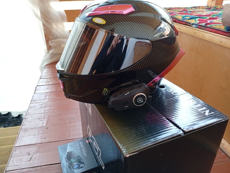 Moto kaska va garniturali camere oladigan insonga tushib beraman