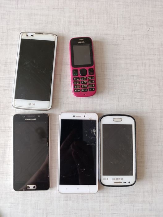 Пять б.у телефонов