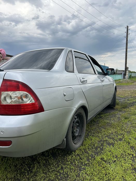 Продается Приора-1