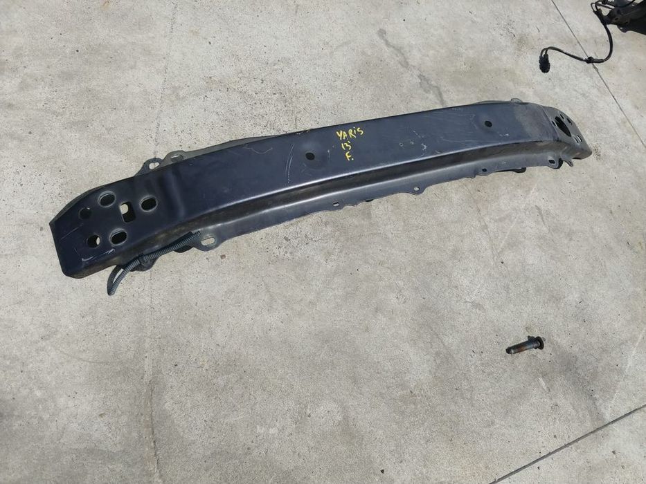 intritura armatura bara fata toyota yaris 3 p13 2013