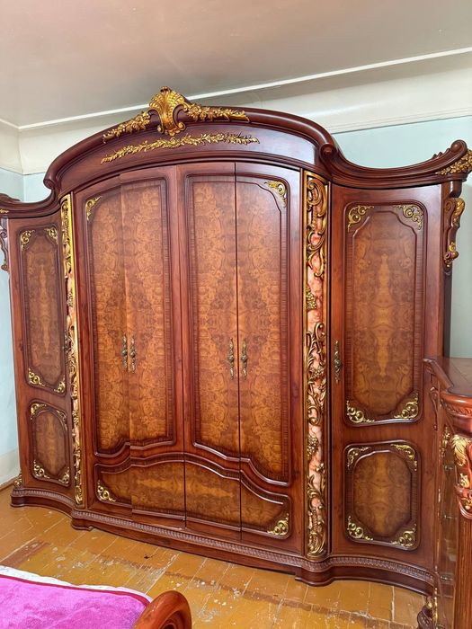 Дубайский гарнитур сотилади