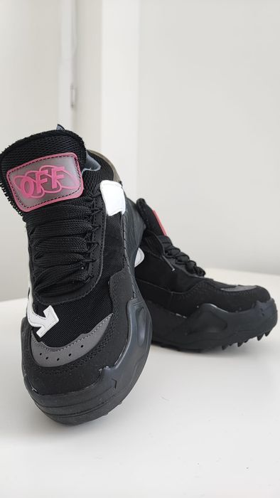Adidasi  Off White Odsy