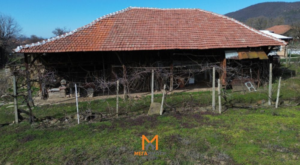 Продажба Къща гр. Севлиево - с. Сенник 80m² и двор 1790m²