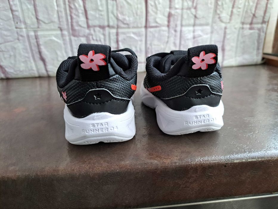 детски маратонки за момиче кецове,спортни обувки Nike,найк,номер 25