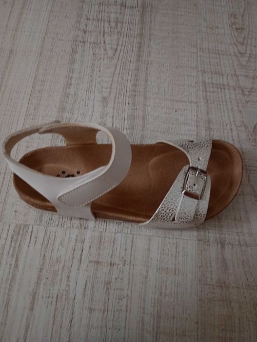 Красиви детски сандали