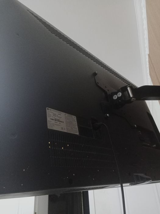Телевизор LG42CS460T-ZA