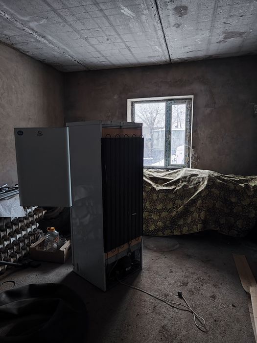 Продам шести комнатную дом