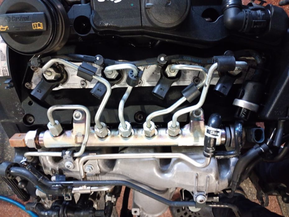 Injector injectoare vw passat b6 golf6 audi A4 b8 2.0tdi caga caha