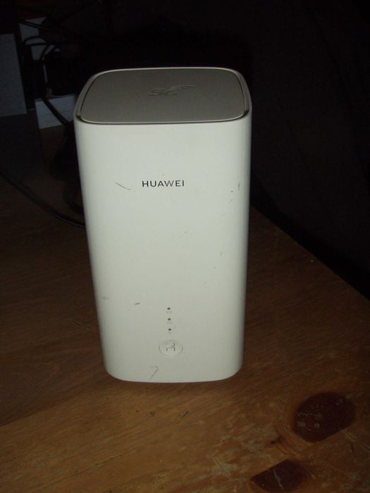 Router 5G Huawei H122-373, functional in orice retea