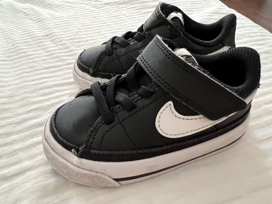 Adidași Nike 21