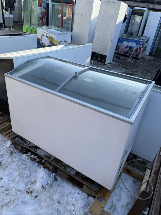 Продам морозильники витринные