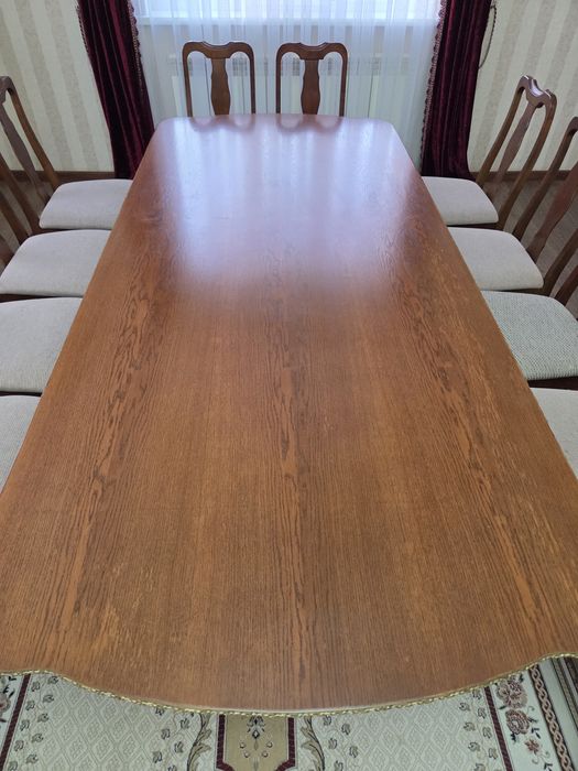 Продаётся стол со стульями