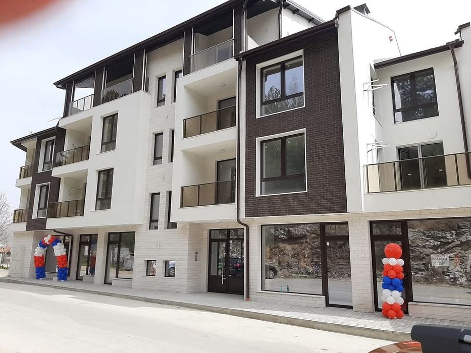 Продава  спешно чисто нов, луксозен мансарден четиристаен апартамент