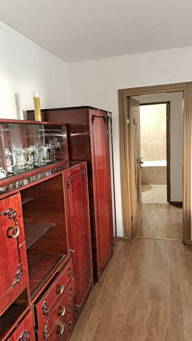Închiriez  apartament