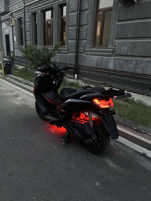 Skuter s max sotiladi